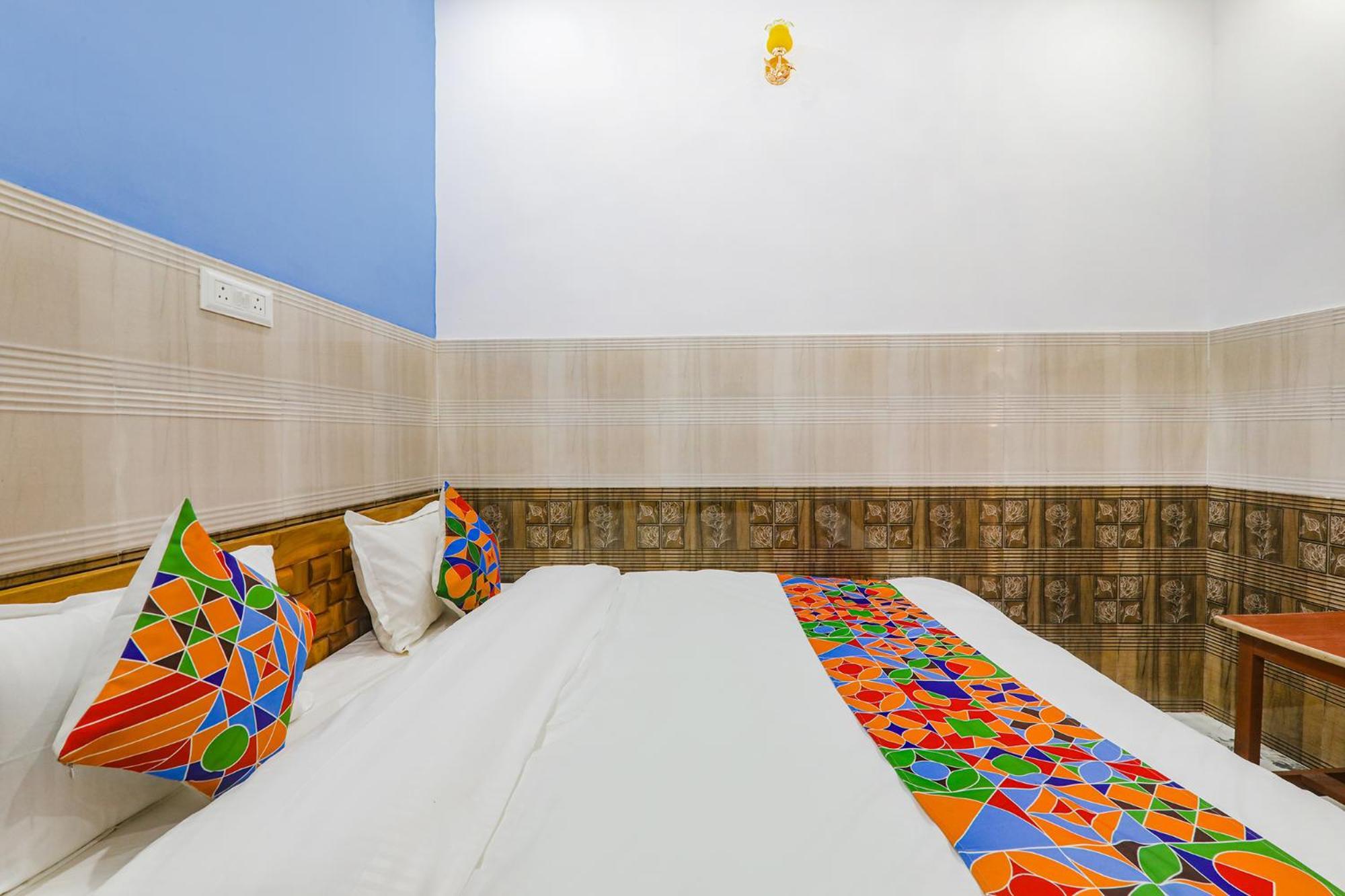 Fabexpress Shree Siya Raman - 500M From Shri Ram Janam Bhumi Hotel Ayodhya Bagian luar foto
